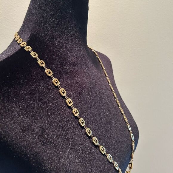 GIVENCHY: Gold Metal (G)Links Long Necklace (os) - Picture 8 of 10